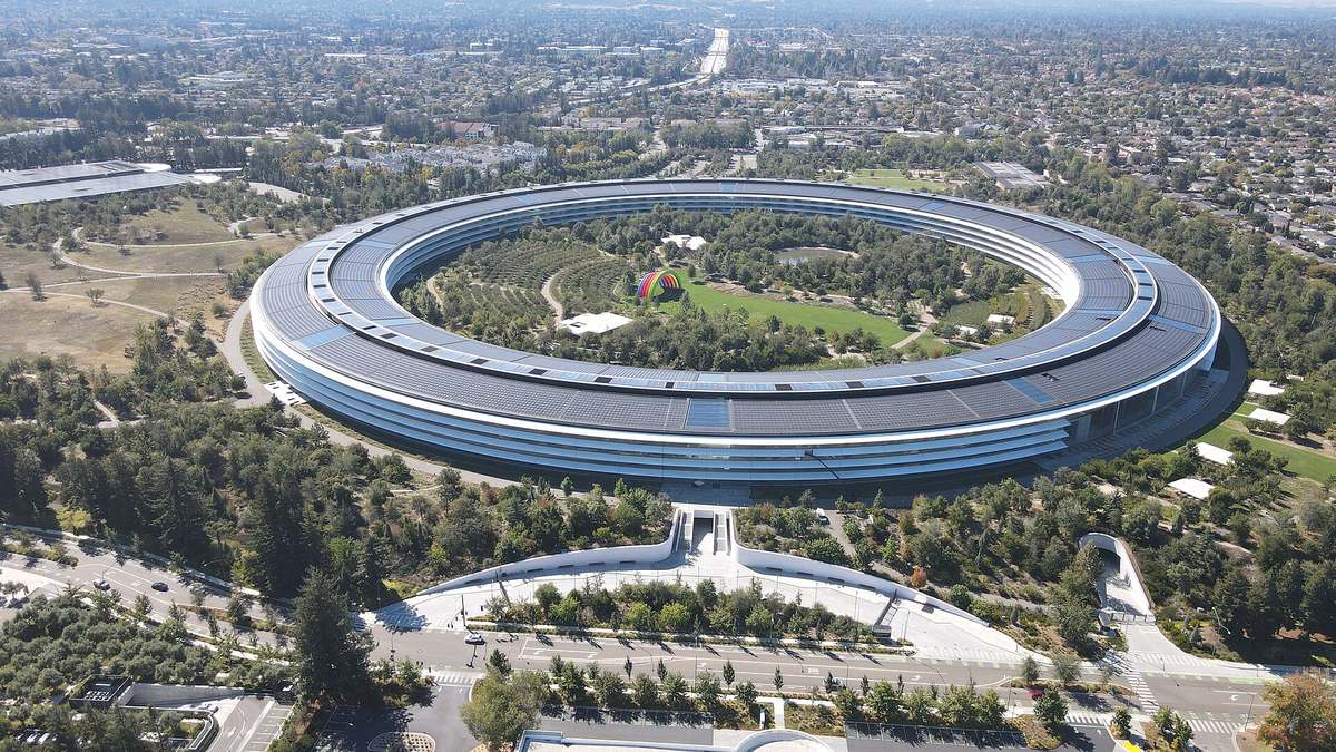 Apple Closes Above $5 Trillion for the First Time